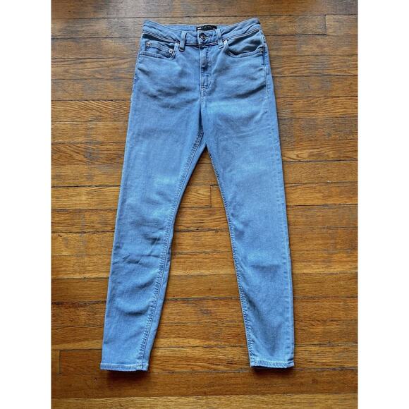 ASOS DESIGN Light Wash Skinny Jeans sz 26 Petite (Actual sz 25w) - Picture 1 of 15